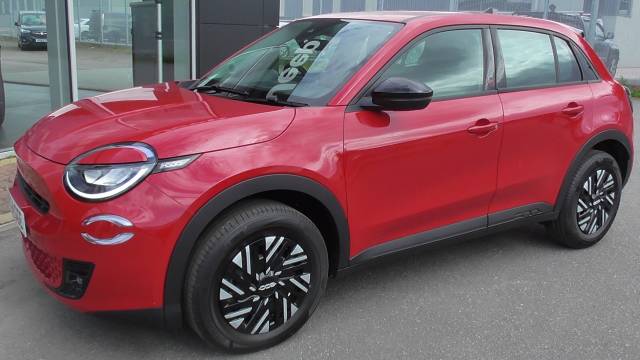 2024 Fiat 600 Red 5-Door