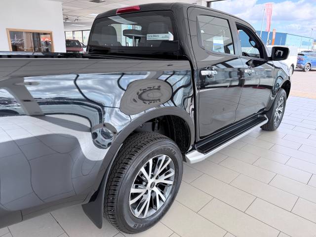 2025 Isuzu D-Max 1.9 TD DL40 Pickup Double Cab 4dr Diesel Manual 4WD Euro 6 (s/s) (164 ps)
