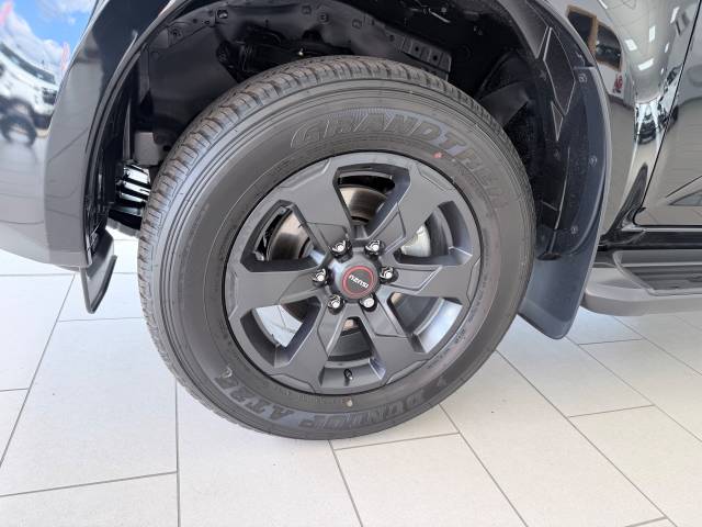 2025 Isuzu D-Max 1.9 TD V-Cross Pickup Double Cab 4dr Diesel Manual 4WD Euro 6 (s/s) (164 ps)