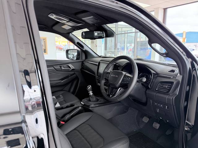 2025 Isuzu D-Max 1.9 TD V-Cross Pickup Double Cab 4dr Diesel Manual 4WD Euro 6 (s/s) (164 ps)
