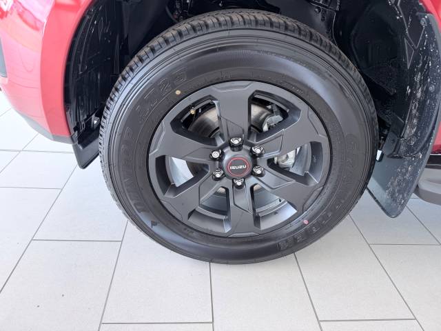 2025 Isuzu D-Max 1.9 TD V-Cross Pickup Double Cab 4dr Diesel Manual 4WD Euro 6 (s/s) (164 ps)