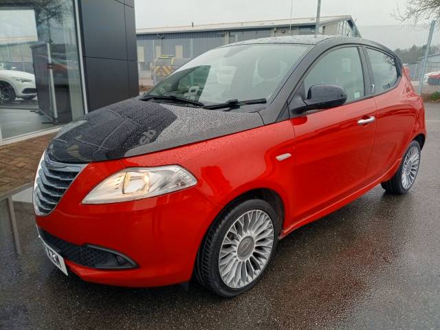2012 Chrysler Ypsilon 1.2 Black & Red  5dr 69 bhp