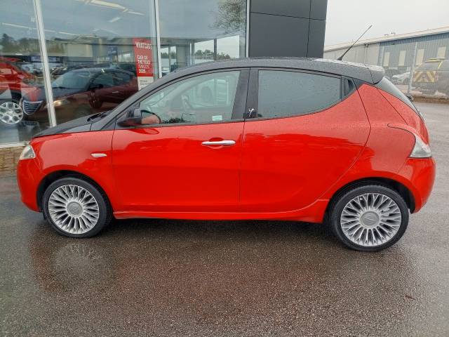 2012 Chrysler Ypsilon 1.2 Black & Red  5dr 69 bhp