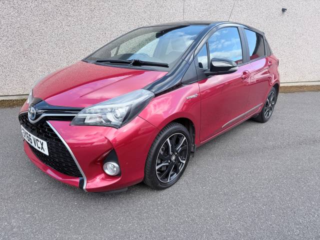 2016 Toyota Yaris 1.5 VVT-h Design Hatchback 5dr Petrol Hybrid E-CVT Euro 6 (101 ps)