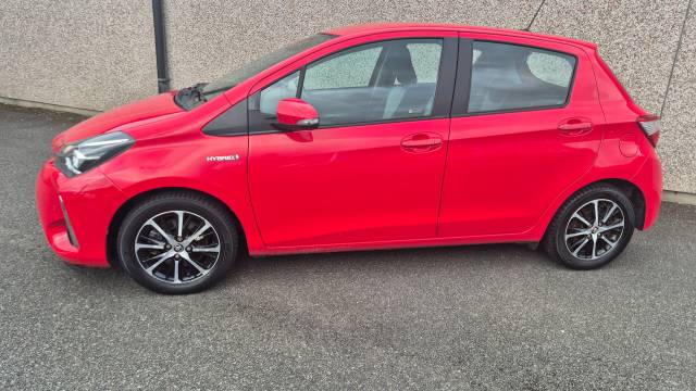 2018 Toyota Yaris 1.5 VVT-h Icon Tech Hatchback 5dr Petrol Hybrid E-CVT Euro 6 (s/s) (100 ps)